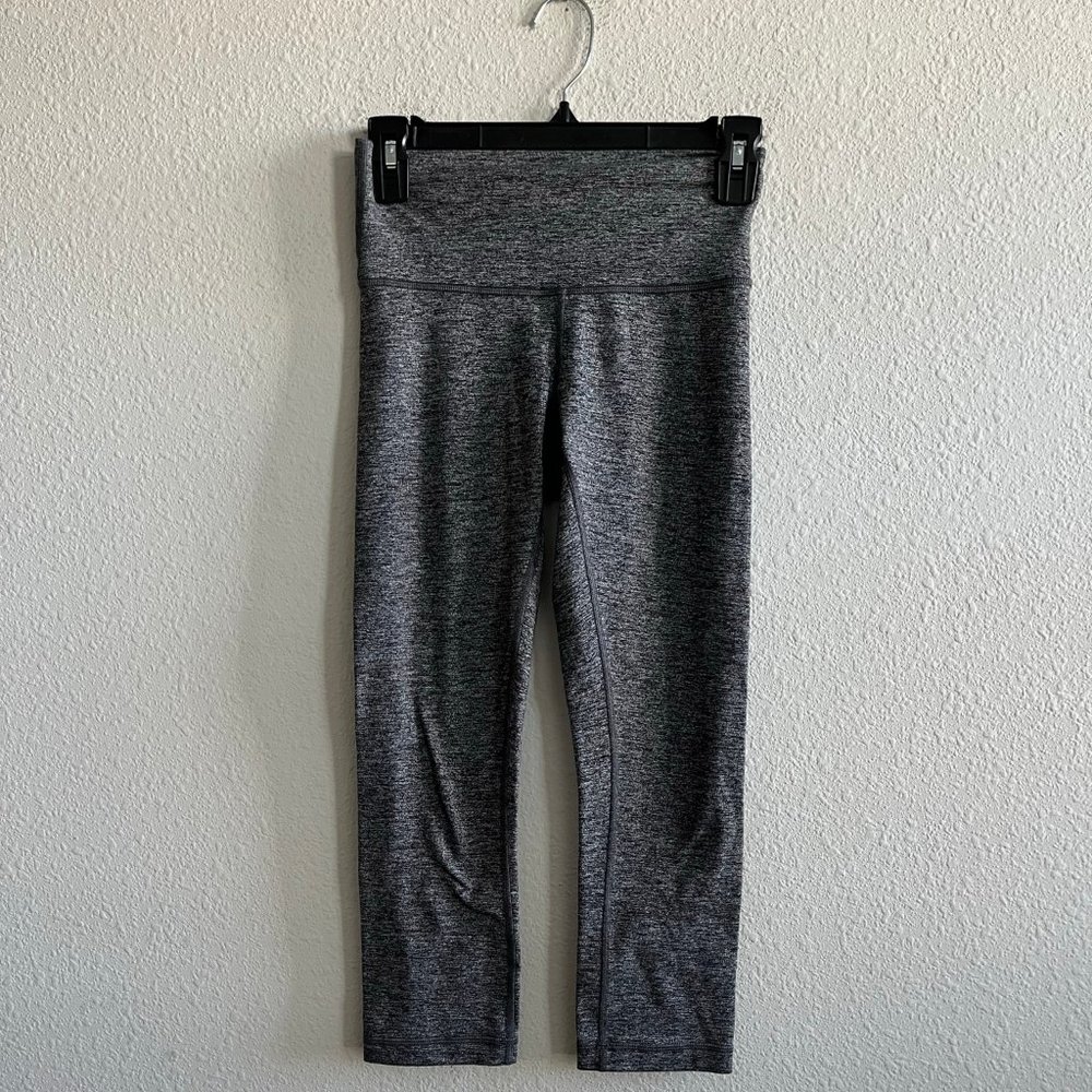 Lululemon Women's High Rise Leggings 6 Wunder Gray Cropped Size 2
